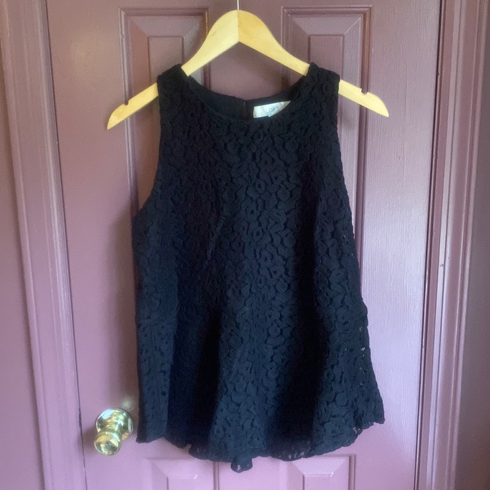 Loft M textured lace peplum sleeveless top